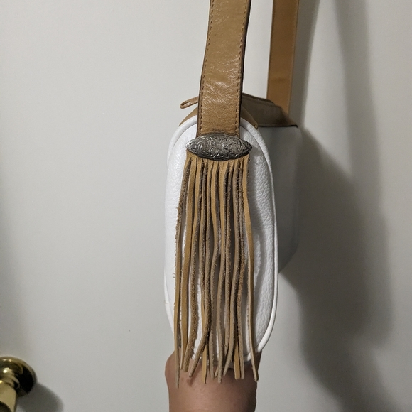 Guess white and tan fringe purse - Picture 9 of 12